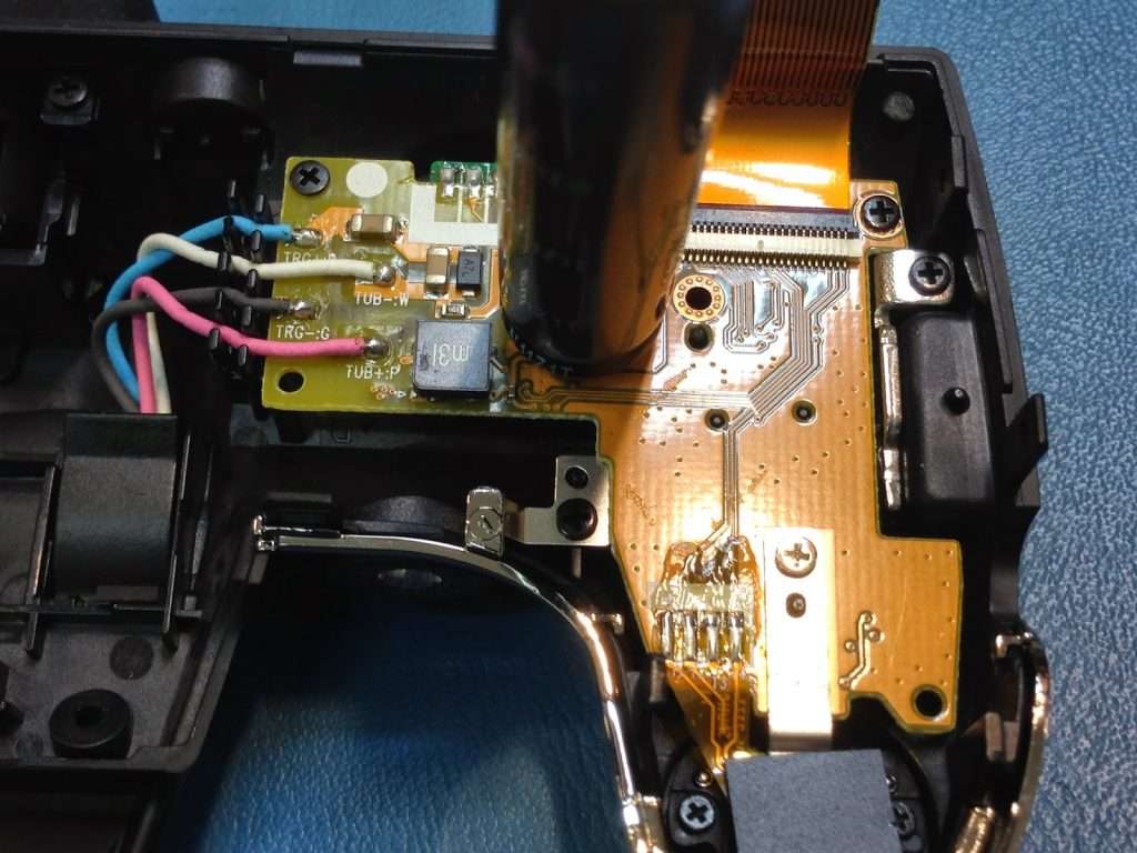 reparar camara digital Fujifilm FinePix condensador electrolito del flash